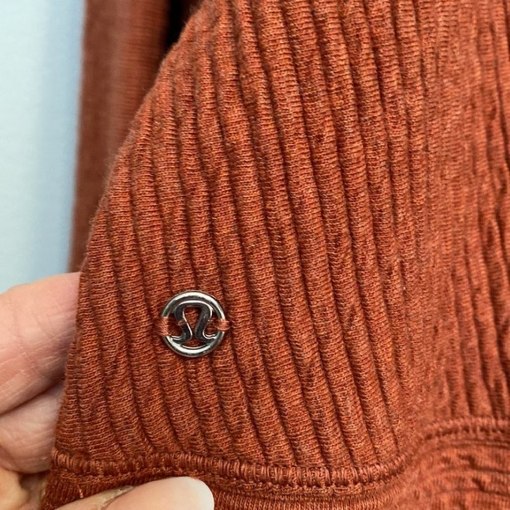 ❗️SOLD❗️2019 Lululemon Retreat Yourself Pullover Size XS/S - Picture 7 of 10